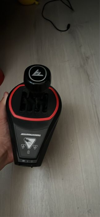 Vand volan gaming thrustmaster t248