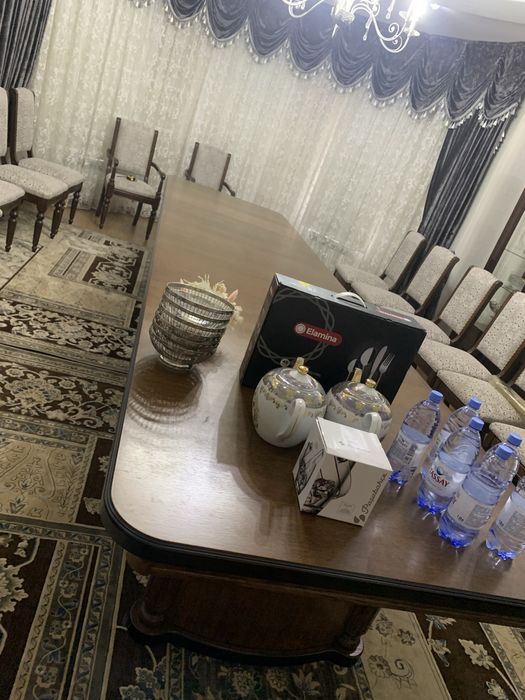 Стол для гостиной 5.5 метров