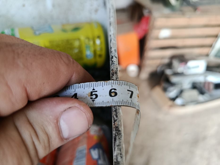 Железный ёмкость. Бункер. Ящик.