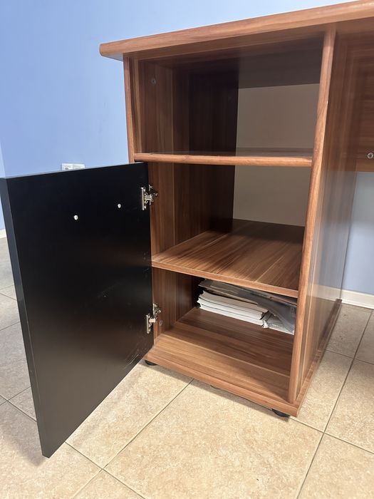 Масивно бюро за офис