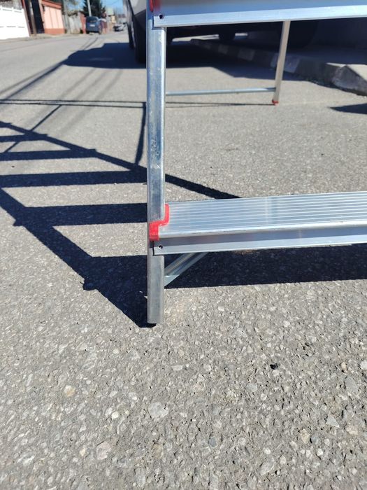 Scara din aluminiu