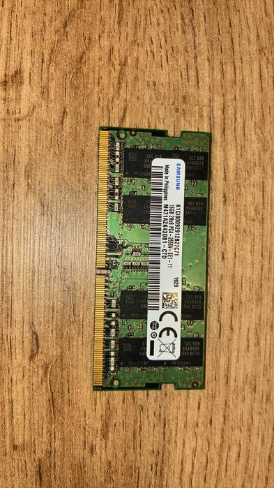 Samsung 16gb DDR4 за лаптоп M471A2K43DB1