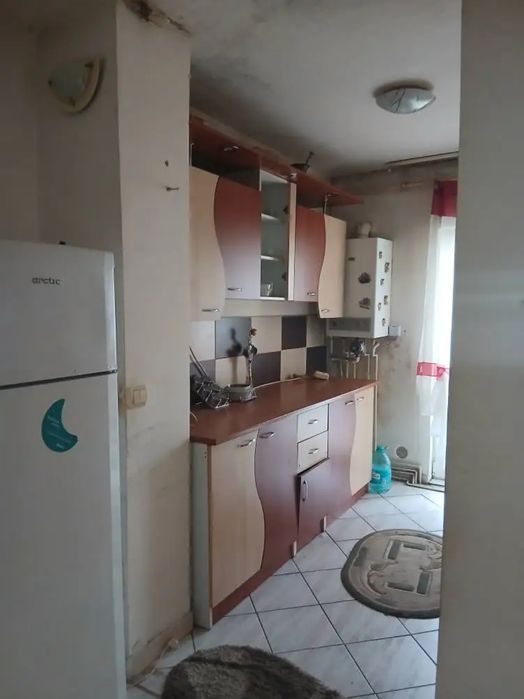 Vând apartament cu 2 camere decomandat Strada Oituz 3