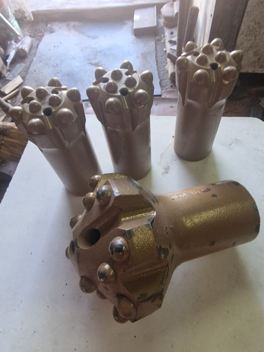 Коронки буровые новые.