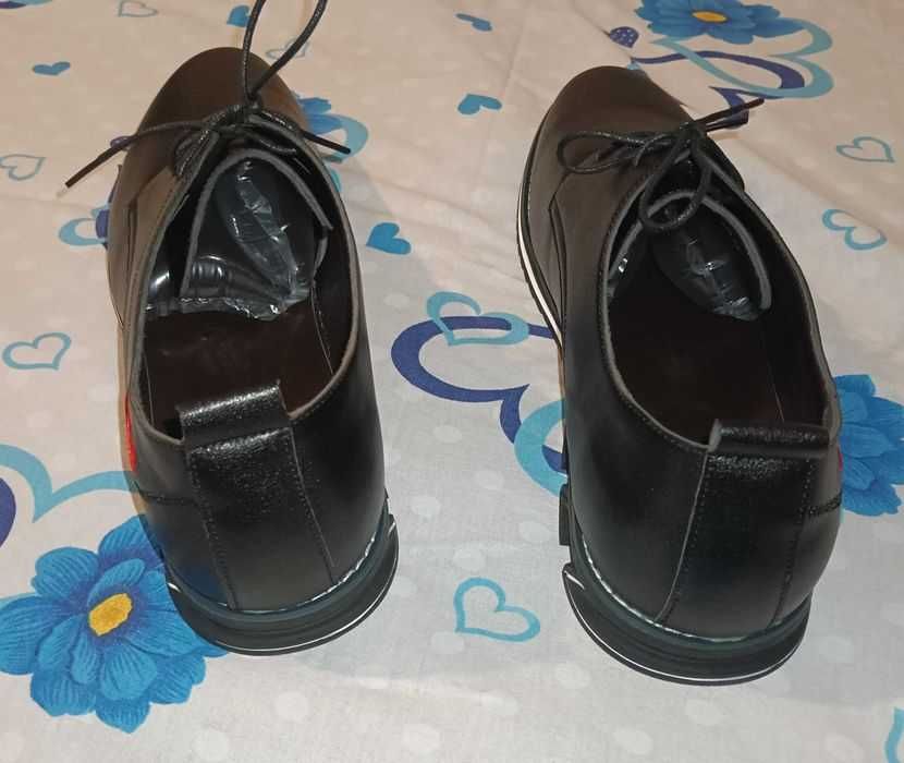 Pantofi numărul 48-49