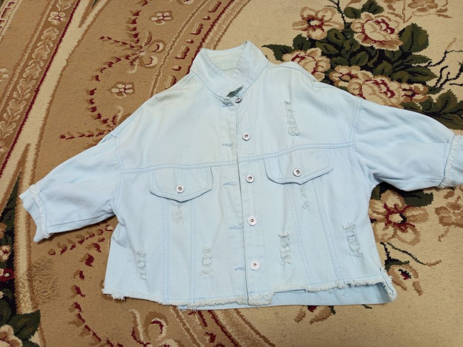 Джинсовая куртка.