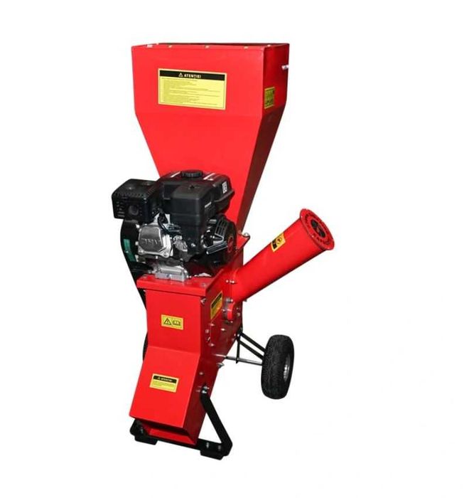 Tocator crengi prin angrenare motor benzina 6.5 CP utilaj nou