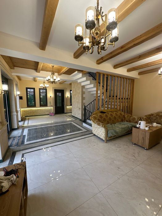 Hotel hostel mehmonxona. Rovd metro moshina bozor yarmarkaga yaqin joy