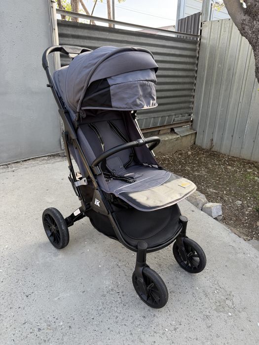 Продается детская прогулочная коляска