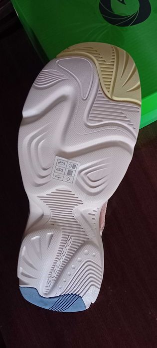 Skechers Air-Cooled Memory Foam