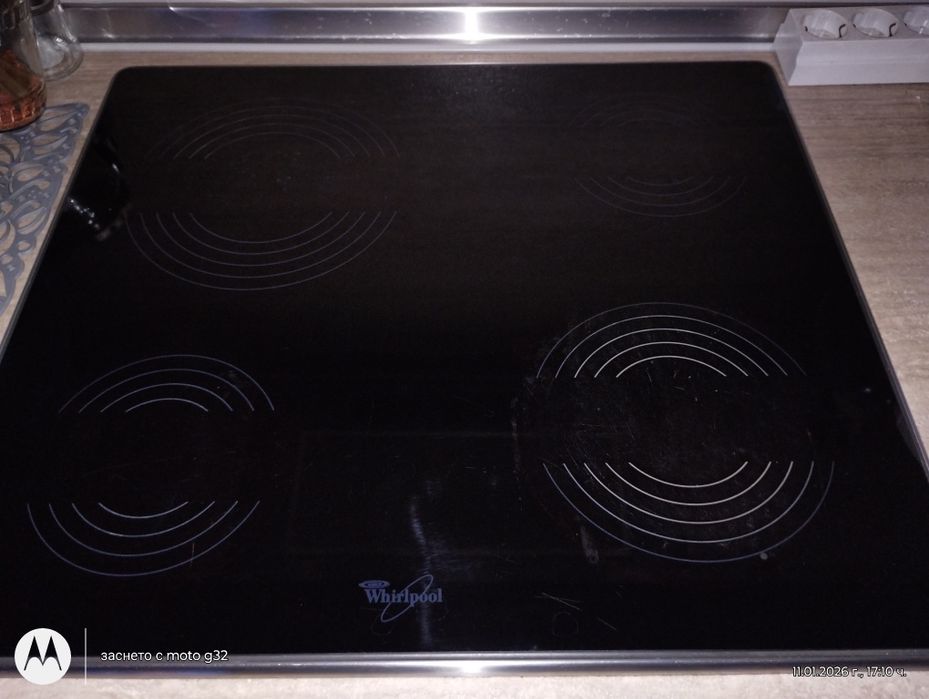 Фурна за вграждане+плот с 4 котлона керамични Whirlpool