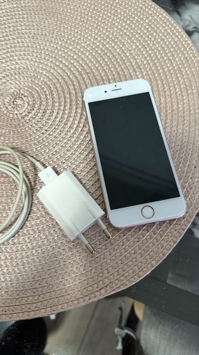 Vand iPhone 6s 16 gb rose liber de retea