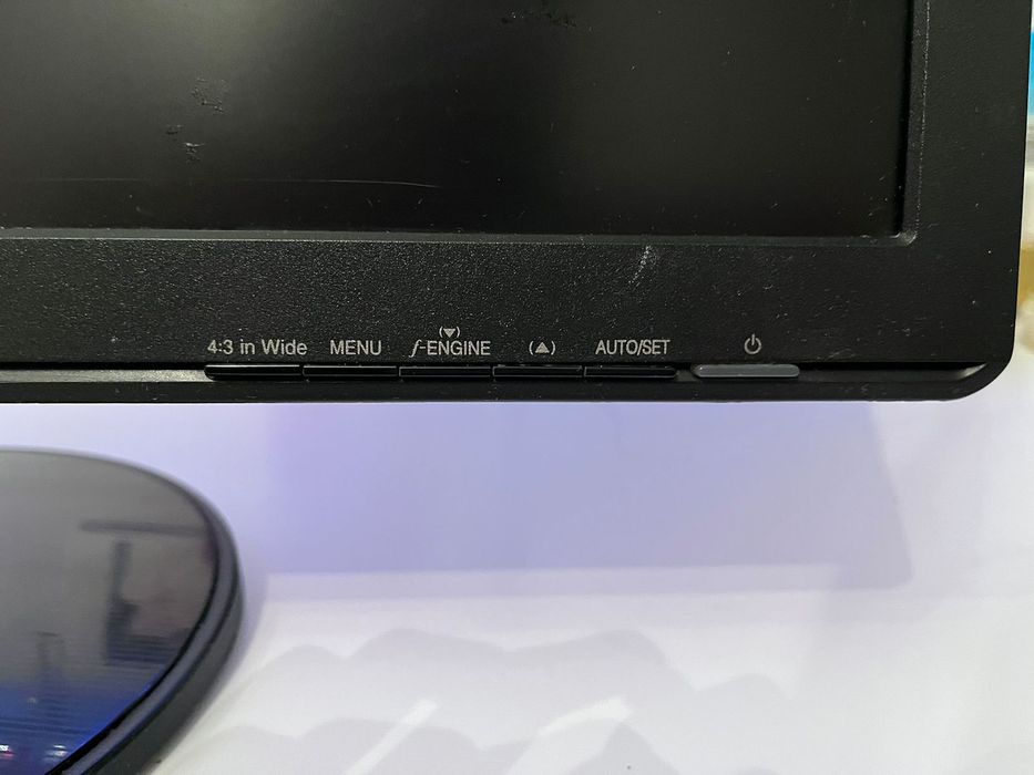 Монитор LG Flatron W2242S