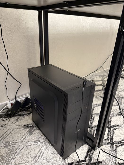 Igravoy/officeniy kompyuter komplekt