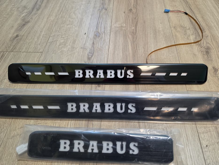 Brabus светещи лайсни на праговете W463 W464 W463A W465 Mercedes G class brabus door cover trim g63amg G500 g350 led Iluminated