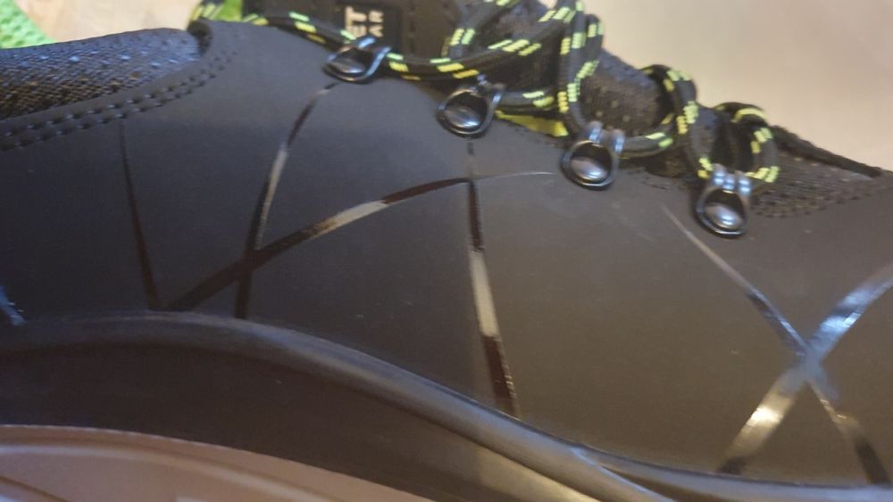 Sandale de damă elegante și pantofi bărbați