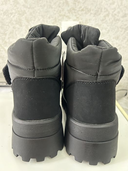 Продам детские сапоги (дутики)