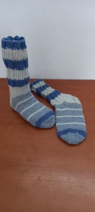 Продам вязаные носки.