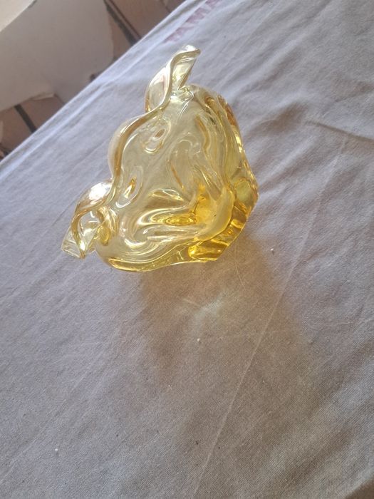 Ваза конфетница жёлтого цвета