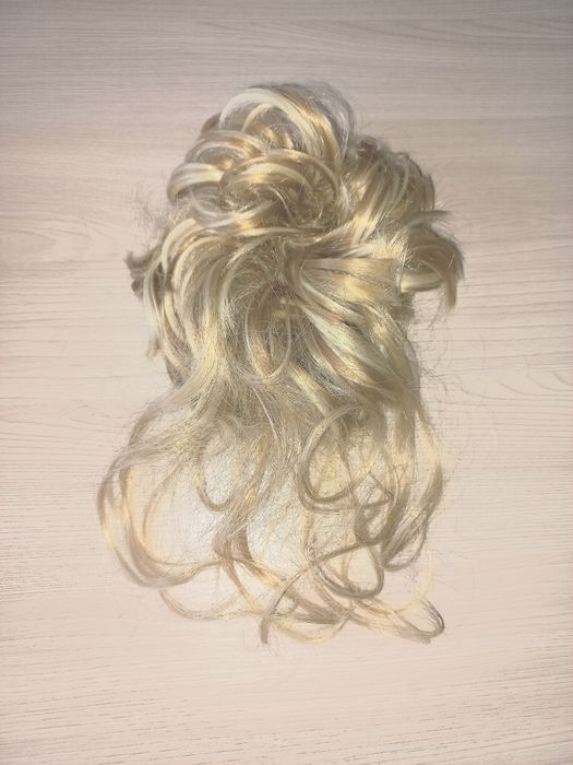 Волосы  накладные на резинке