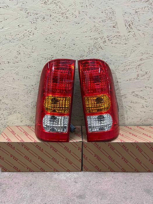 Фонарь, Фара на Тойота Хайлюкс 2004- /Toyota Hilux 2008