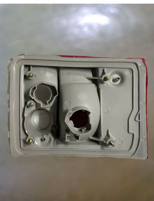 стоп бакажника audi 80