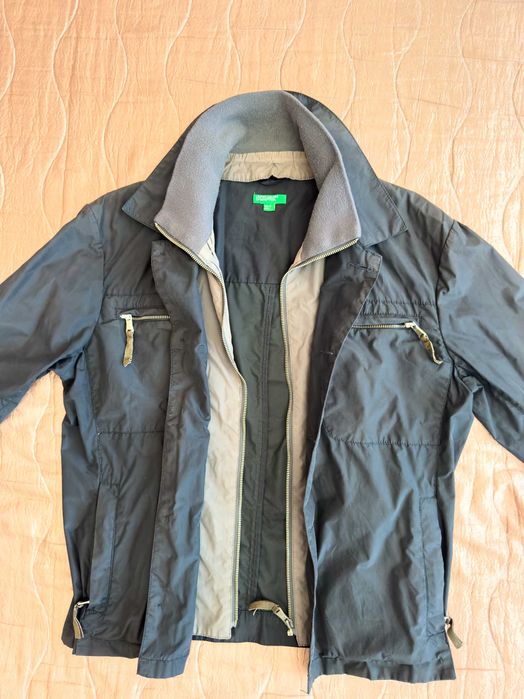 Продавам пролетно - есенно яке United Colors of Benetton.