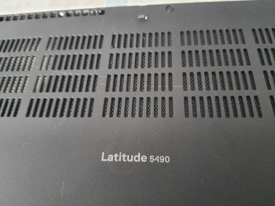Laptop Dell5490 pentru piese