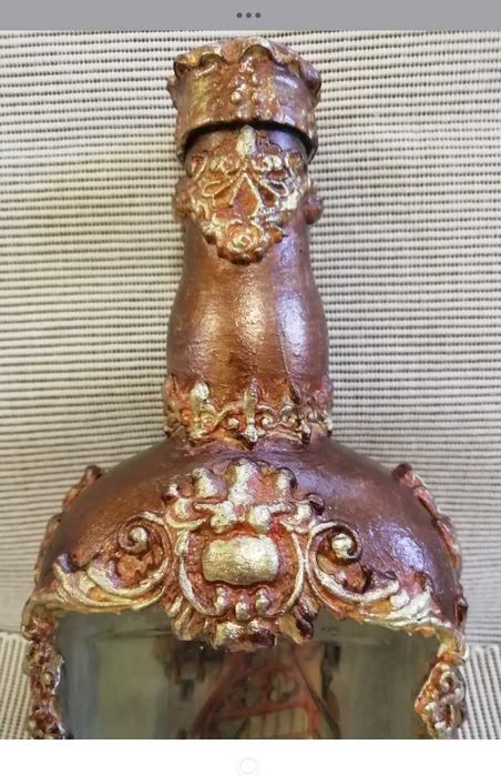 Ръчно декорирана бутилка