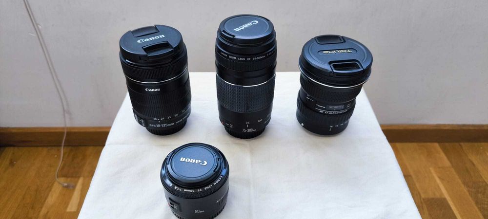 Vand aparat foto DSLR Canon EOS 600D  si patru obiective