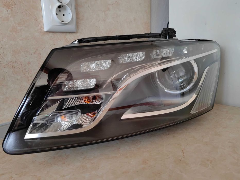 Фар Audi Q5 Bi-Xenon LED ляв / Фар Ауди Кю5 ксенон Оригинален