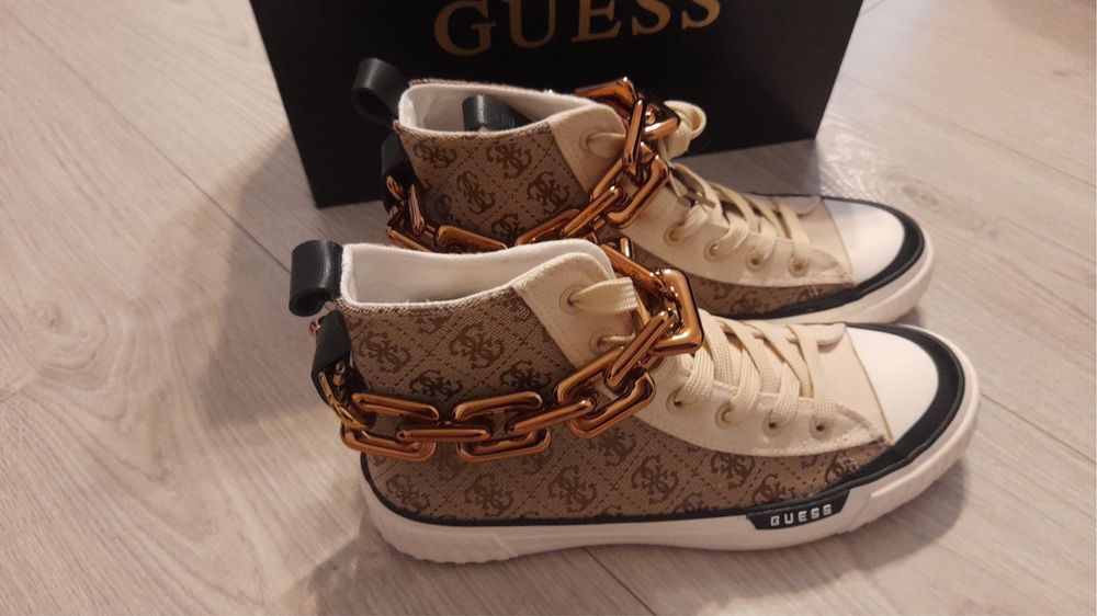 Papuci inalti Guess