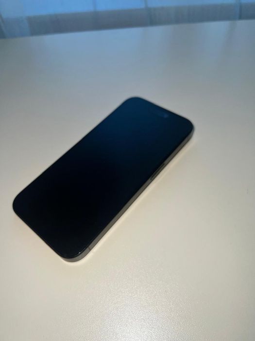 Iphone 15 pro на гарантии