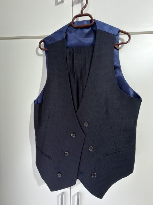 Costum barbati alastru inchis !!