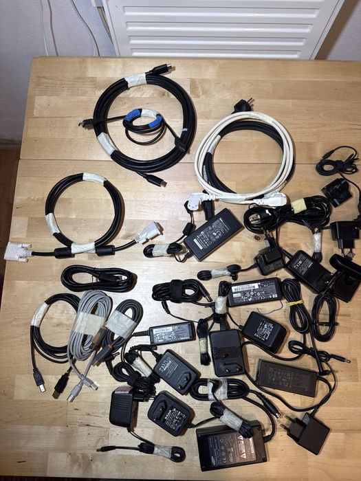 Cabluri alimentare, HDMI, Displayport, încarcatoare de mai multe tipur