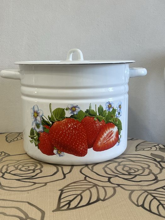 Продам кастрюлю 9 литров.