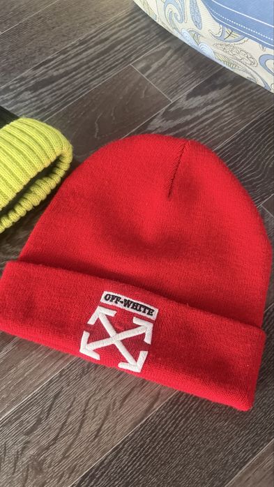Продам новые шапки и снуды