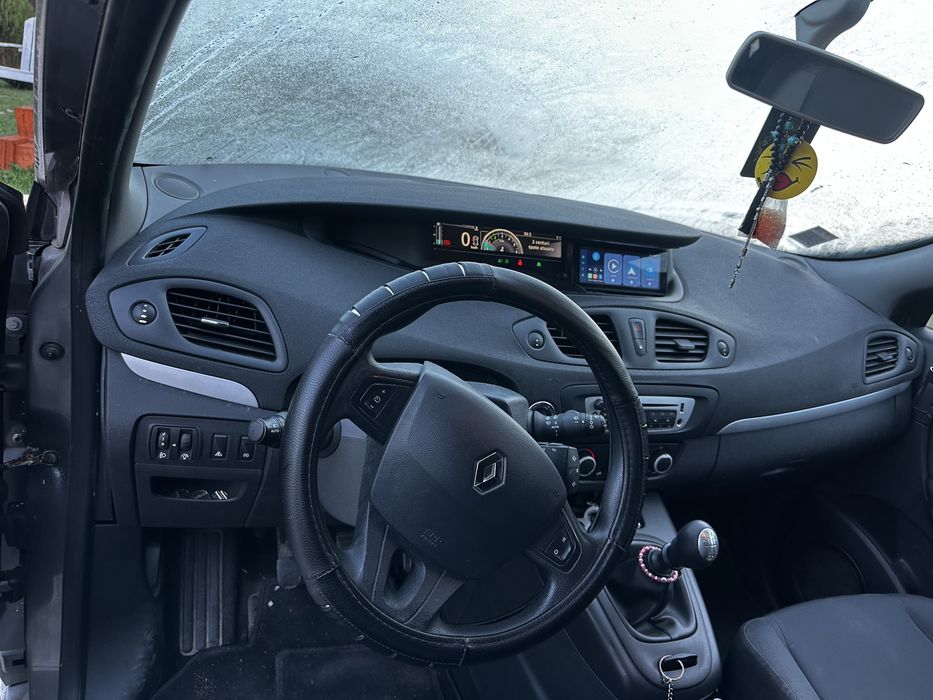 RENAULT Grand Scenic 2013 — imagine 2