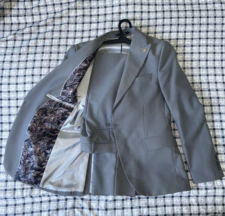 Класссические кастюмы