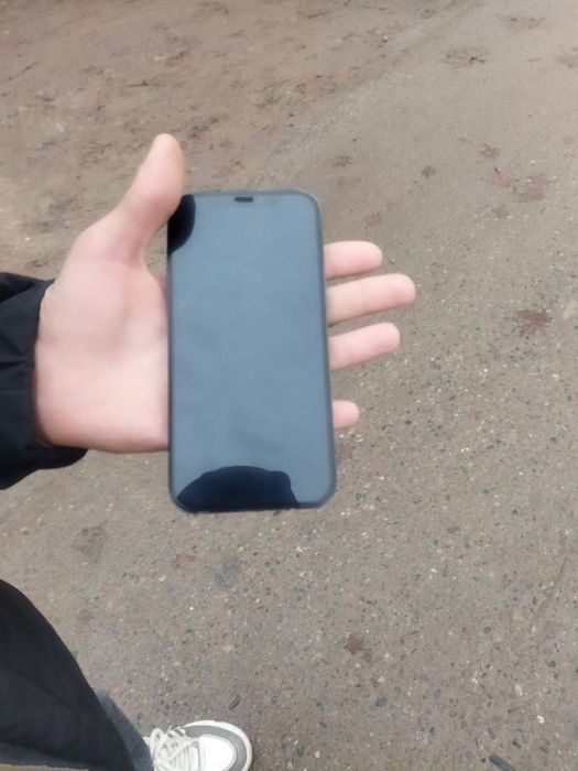 Продам Айфон 12 про