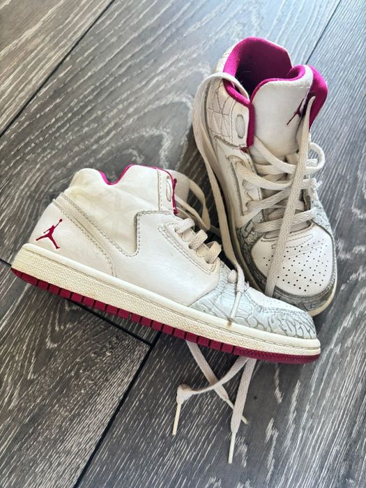 Adidasi Jordan fete, marimea 29,5 cm