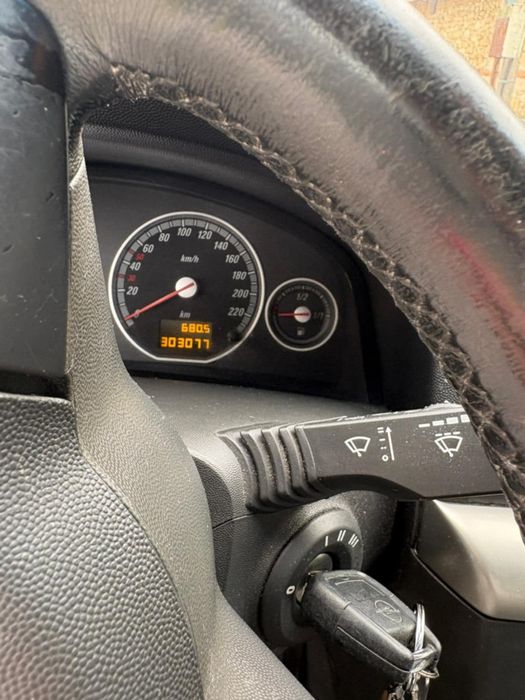 Прозавам кола Опел вектра