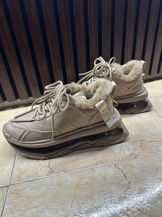 Зимни спортни обувки