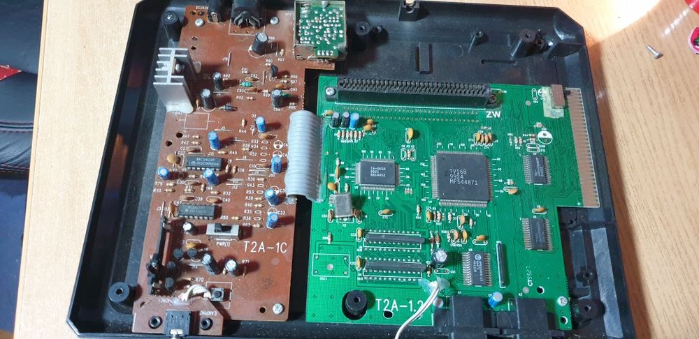 Продам Sega Mega Drive 1 модели, полноплатный клон.