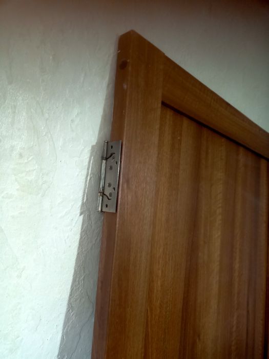 Дверь продам б/у, но в хорошем состоянии.