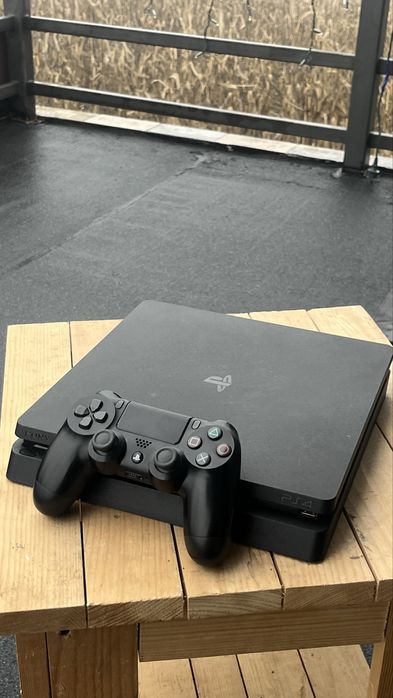 Ps 4 slim + controller