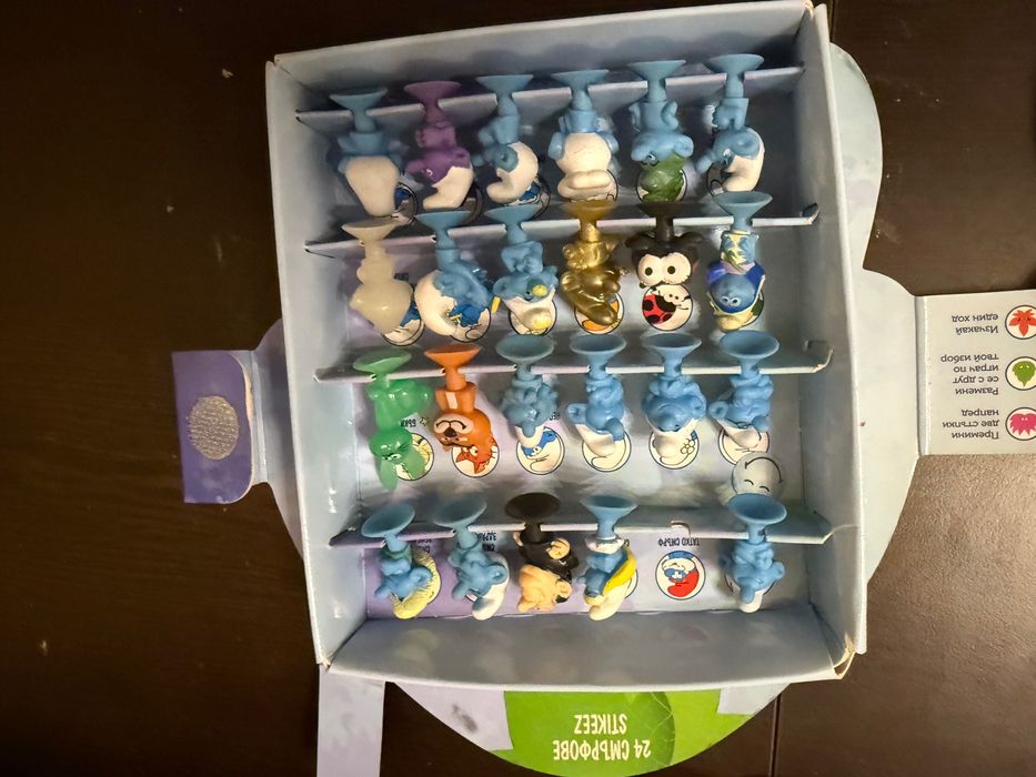 Стикита Stikeez Смърф игра пълен комплект