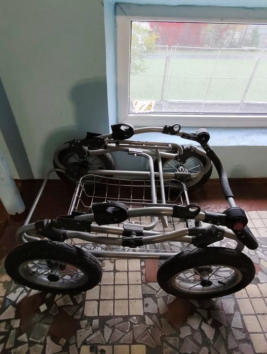 Детская коляска, продаю, универсальная.