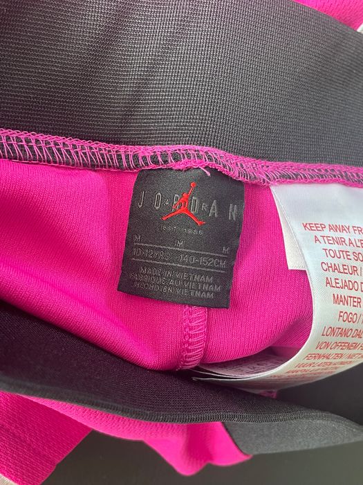 Спортна пола Jordan нова без етикети