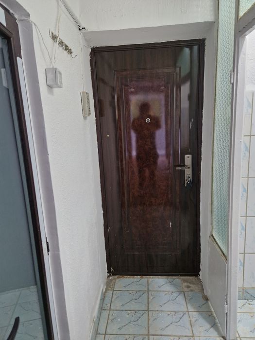 Propietar inchiriez garsoniera cf 2(24m)situata intr un bloc cu 4 nivele recent reabilitat situat pe blv Nicolae Grigorescu sect 3